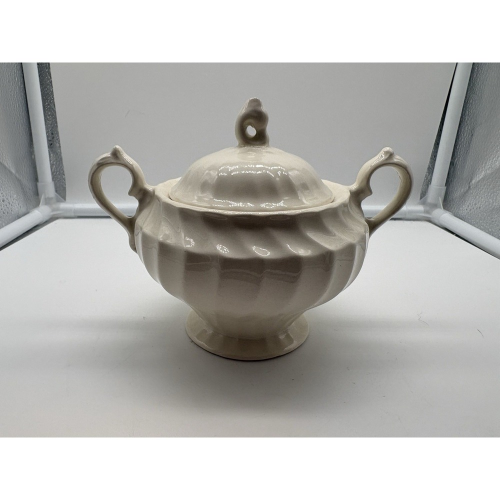 EUC Vtg Olde Chelsea Myott Staffordshire England White Swirl Sugar Bowl W/ Lid